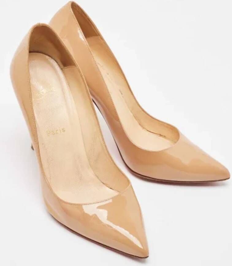 Christian Louboutin Pre-owned Leather heels Beige Dames