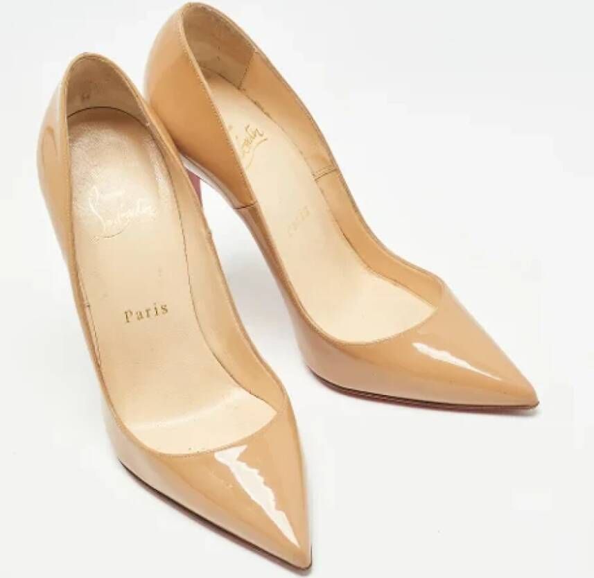 Christian Louboutin Pre-owned Leather heels Beige Dames