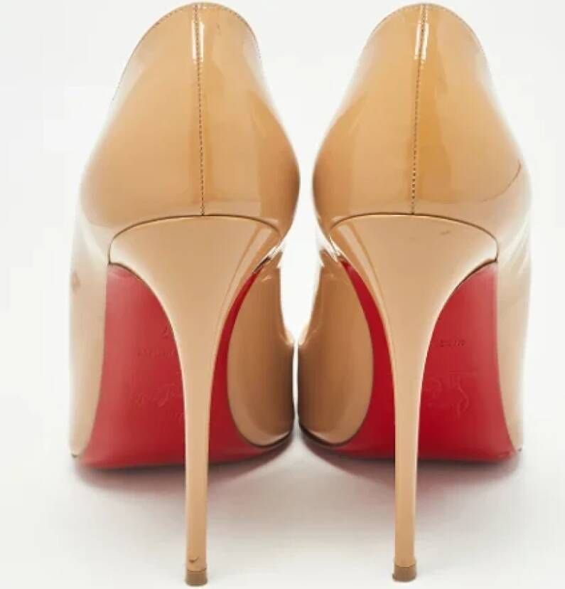 Christian Louboutin Pre-owned Leather heels Beige Dames