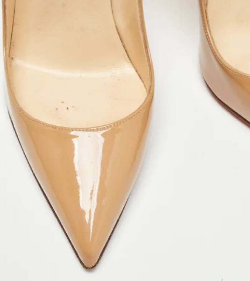 Christian Louboutin Pre-owned Leather heels Beige Dames