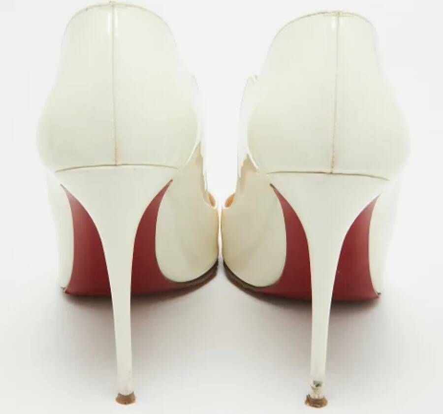 Christian Louboutin Pre-owned Leather heels Beige Dames