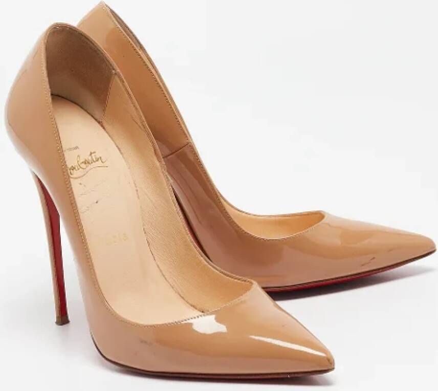 Christian Louboutin Pre-owned Leather heels Beige Dames