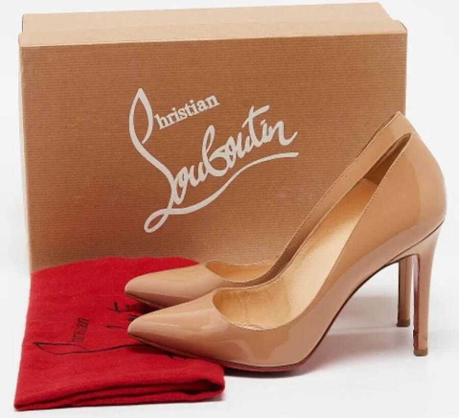 Christian Louboutin Pre-owned Leather heels Beige Dames