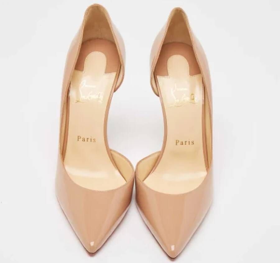 Christian Louboutin Pre-owned Leather heels Beige Dames