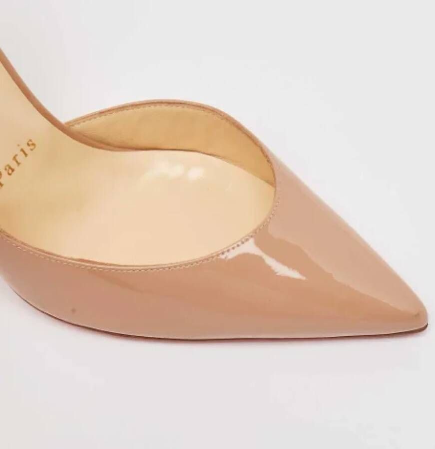 Christian Louboutin Pre-owned Leather heels Beige Dames