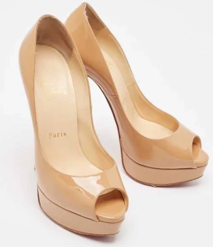 Christian Louboutin Pre-owned Leather heels Beige Dames