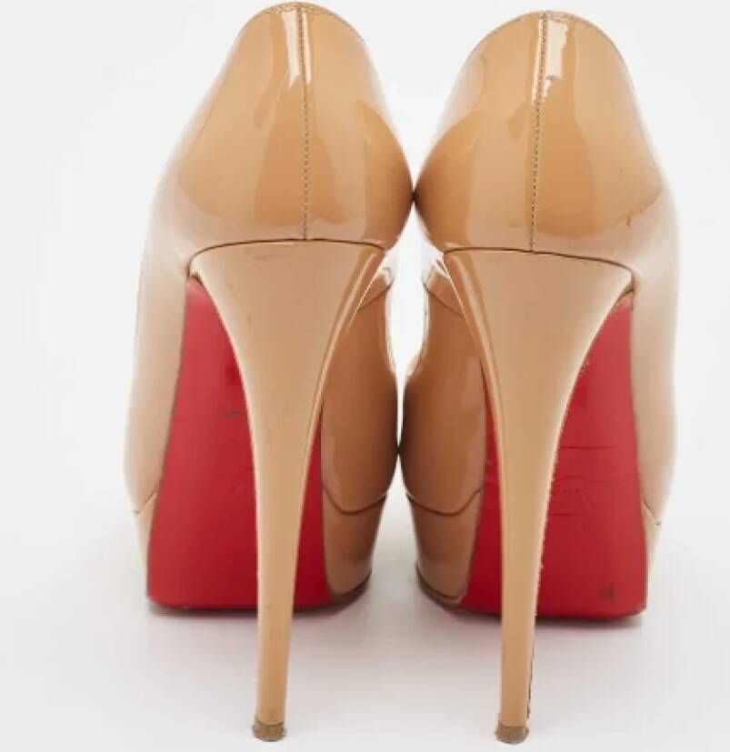 Christian Louboutin Pre-owned Leather heels Beige Dames