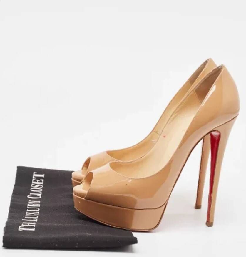 Christian Louboutin Pre-owned Leather heels Beige Dames