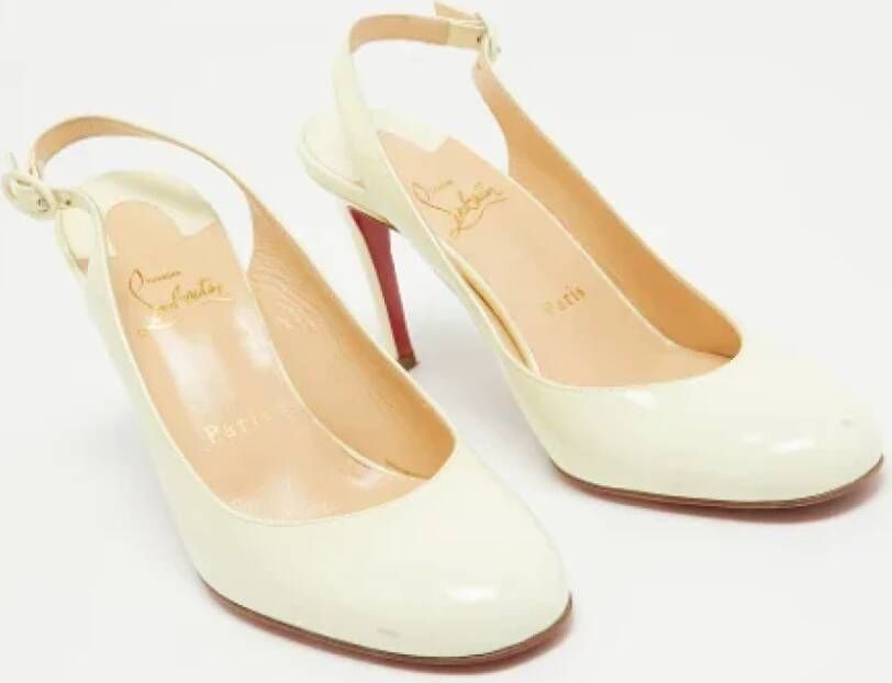 Christian Louboutin Pre-owned Leather heels Beige Dames