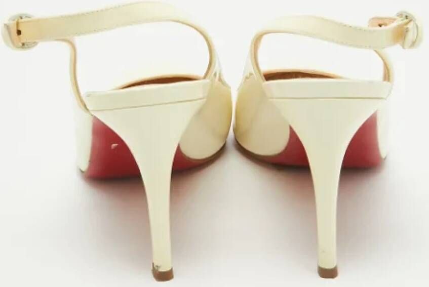 Christian Louboutin Pre-owned Leather heels Beige Dames