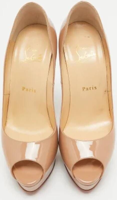 Christian Louboutin Pre-owned Leather heels Beige Dames