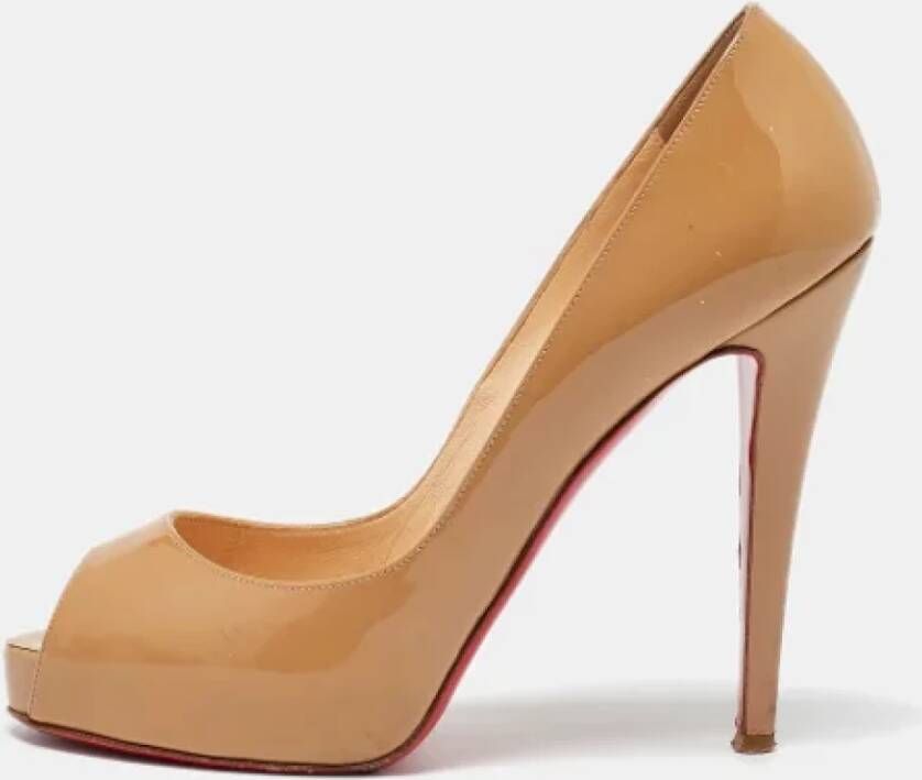 Christian Louboutin Pre-owned Leather heels Beige Dames