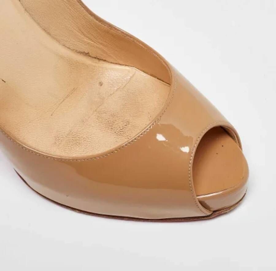 Christian Louboutin Pre-owned Leather heels Beige Dames