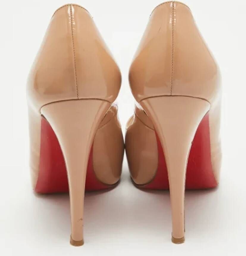 Christian Louboutin Pre-owned Leather heels Beige Dames