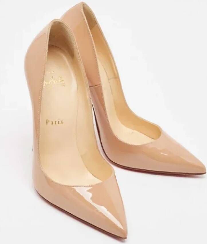 Christian Louboutin Pre-owned Leather heels Beige Dames