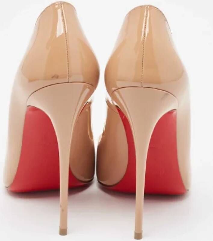 Christian Louboutin Pre-owned Leather heels Beige Dames