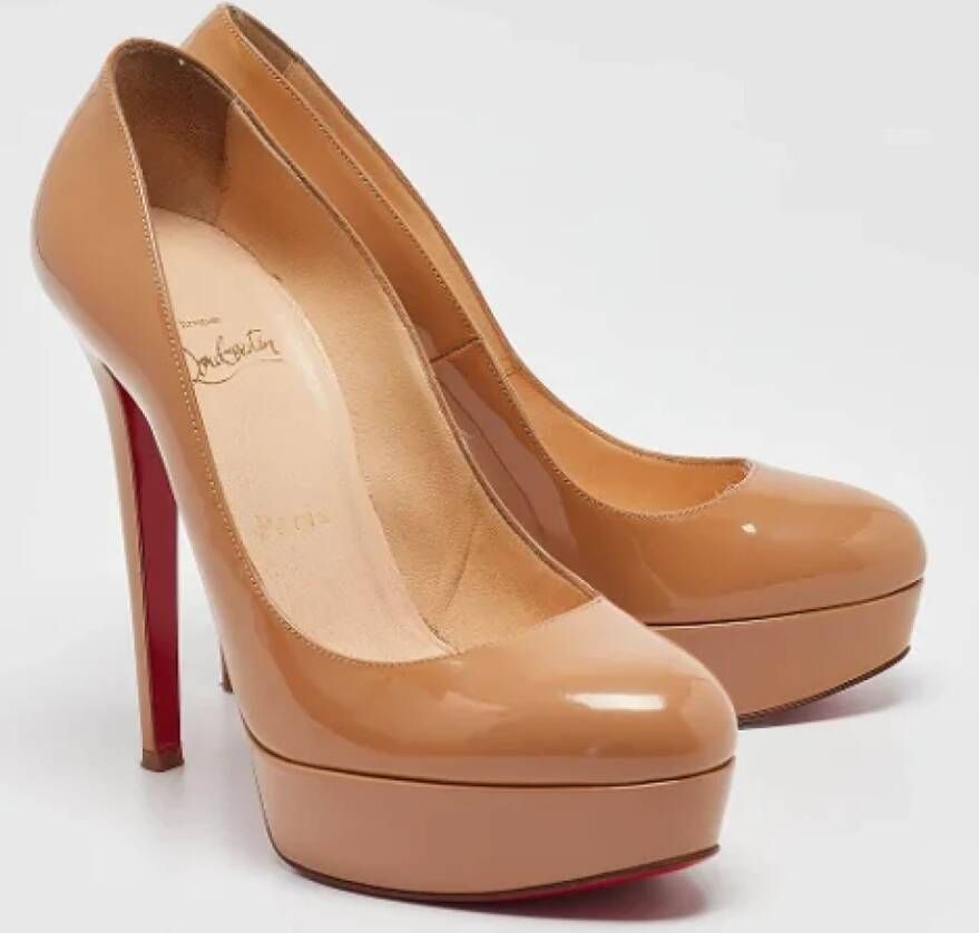 Christian Louboutin Pre-owned Leather heels Beige Dames