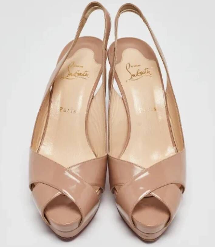 Christian Louboutin Pre-owned Leather heels Beige Dames