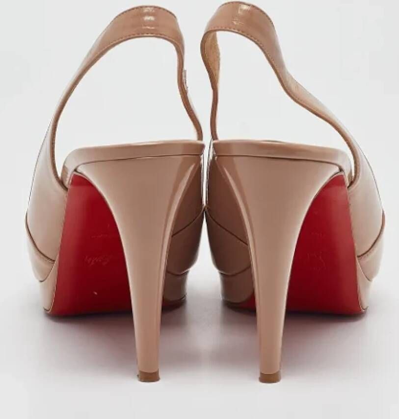 Christian Louboutin Pre-owned Leather heels Beige Dames