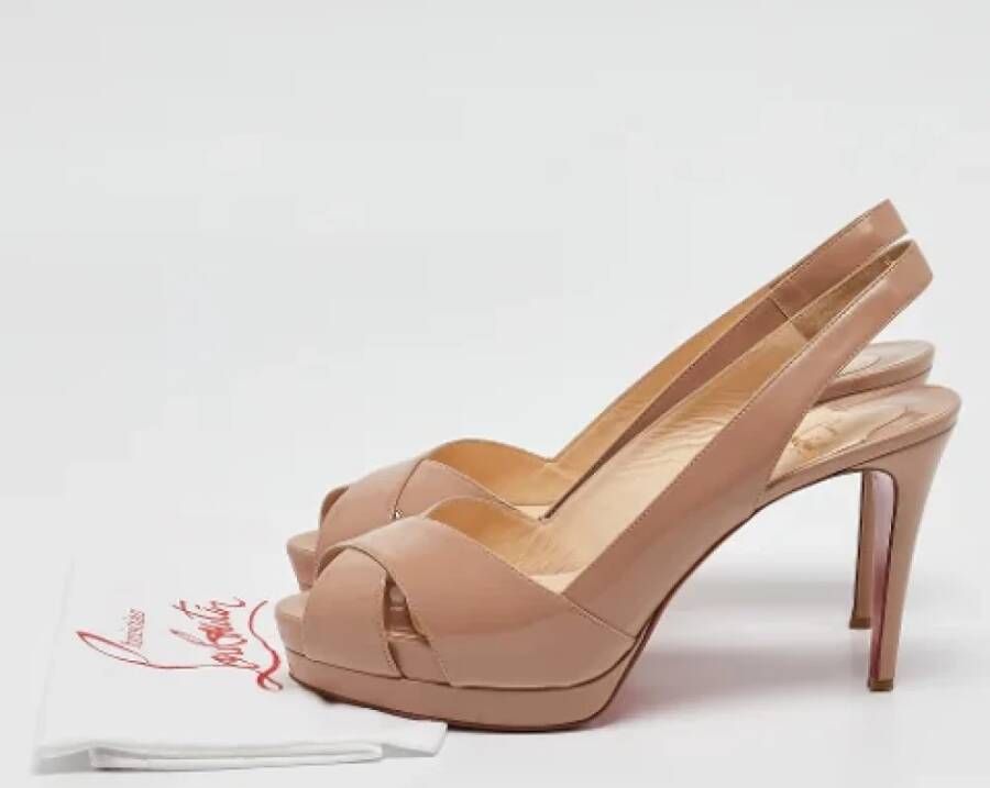 Christian Louboutin Pre-owned Leather heels Beige Dames