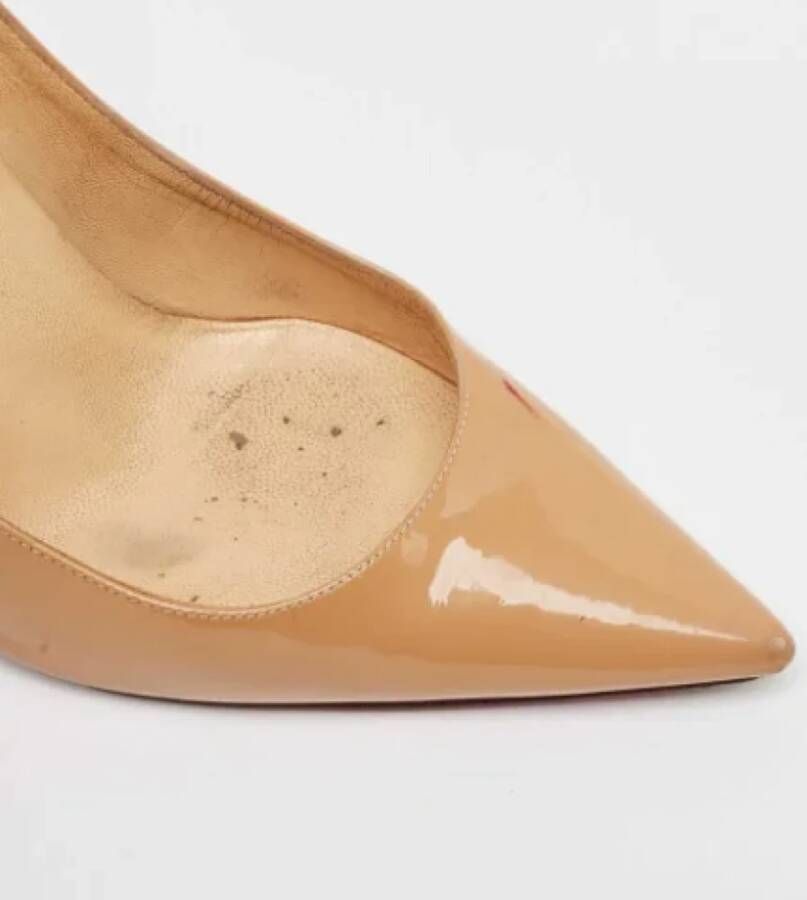 Christian Louboutin Pre-owned Leather heels Beige Dames