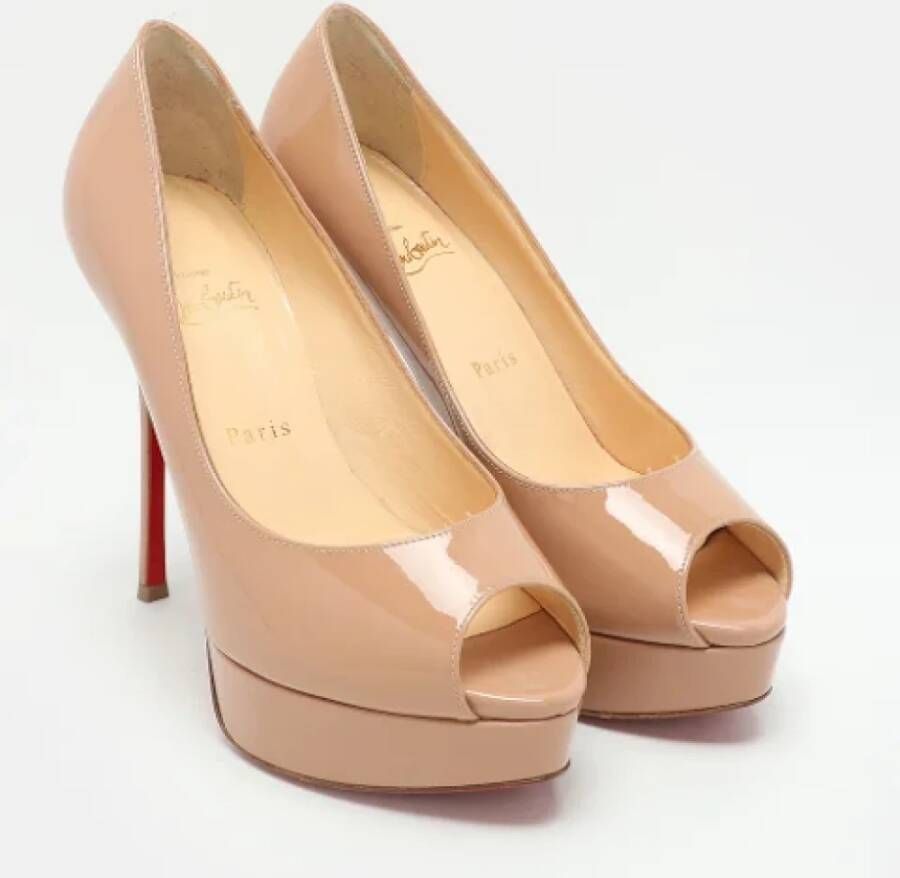 Christian Louboutin Pre-owned Leather heels Beige Dames