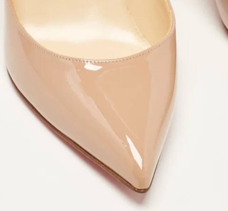 Christian Louboutin Pre-owned Leather heels Beige Dames