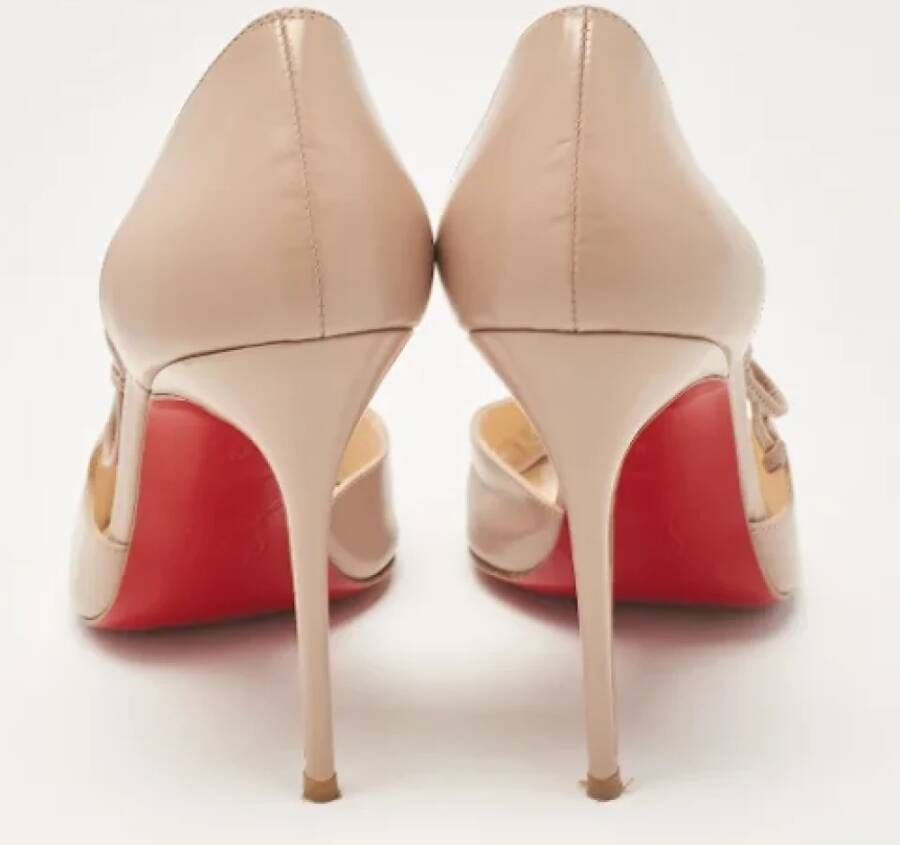 Christian Louboutin Pre-owned Leather heels Beige Dames