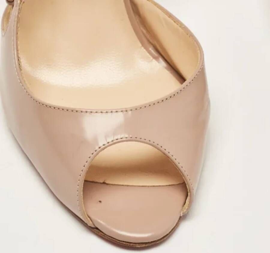 Christian Louboutin Pre-owned Leather heels Beige Dames