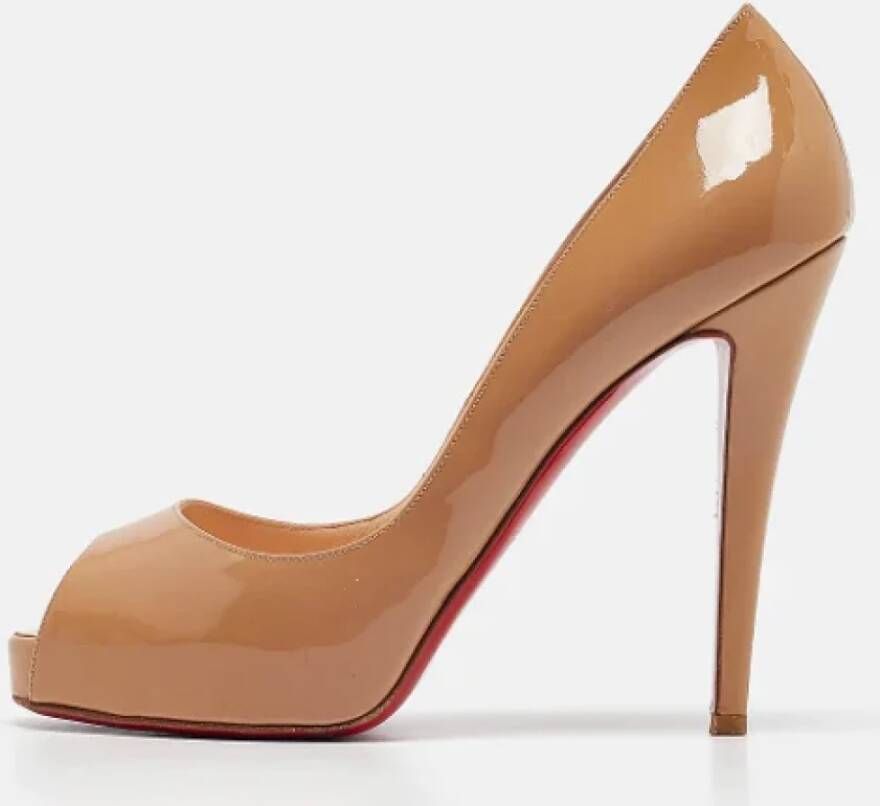 Christian Louboutin Pre-owned Leather heels Beige Dames