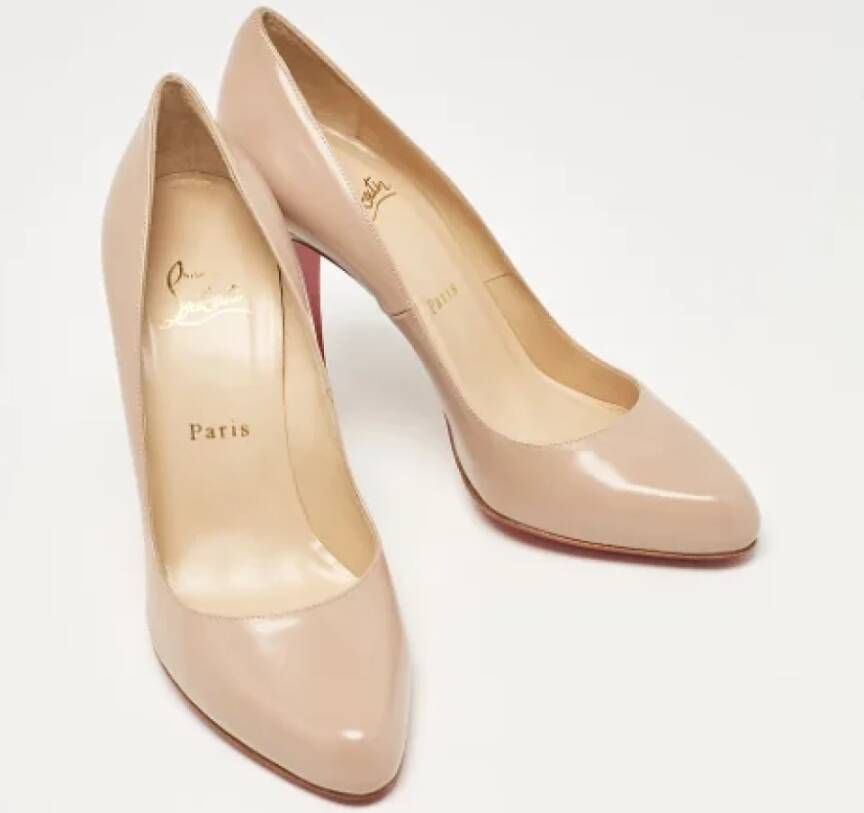 Christian Louboutin Pre-owned Leather heels Beige Dames