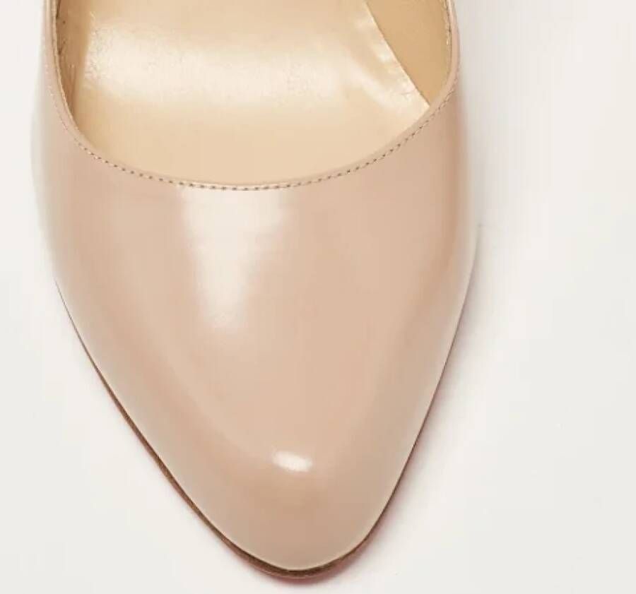 Christian Louboutin Pre-owned Leather heels Beige Dames