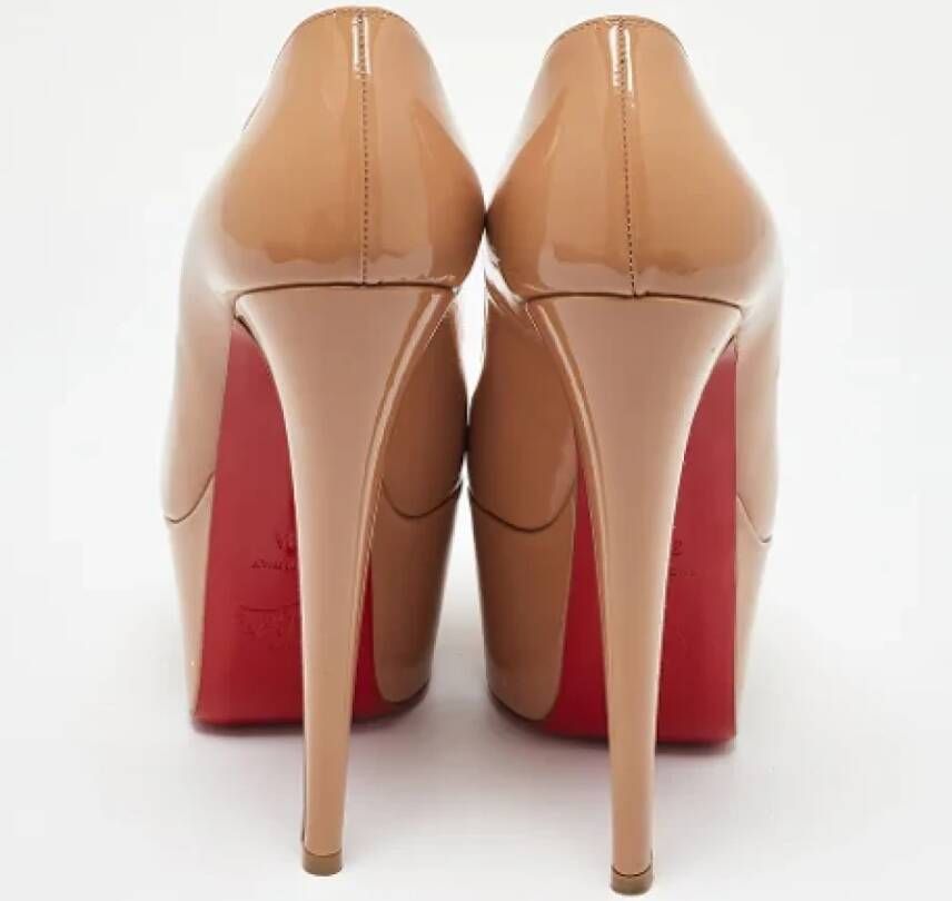 Christian Louboutin Pre-owned Leather heels Beige Dames