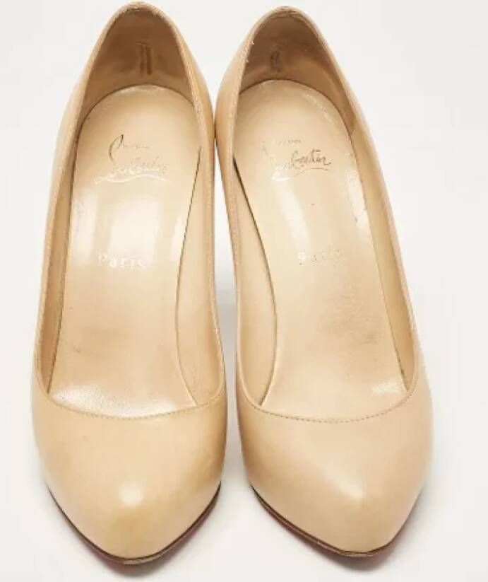 Christian Louboutin Pre-owned Leather heels Beige Dames