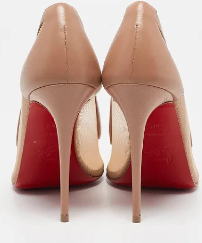 Christian Louboutin Pre-owned Leather heels Beige Dames