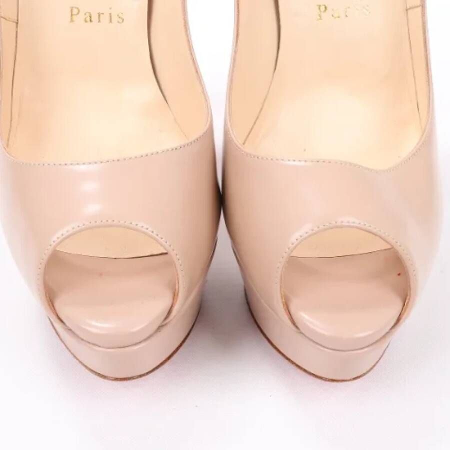 Christian Louboutin Pre-owned Leather heels Beige Dames