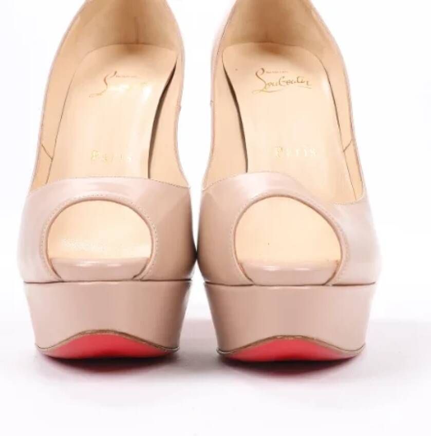 Christian Louboutin Pre-owned Leather heels Beige Dames