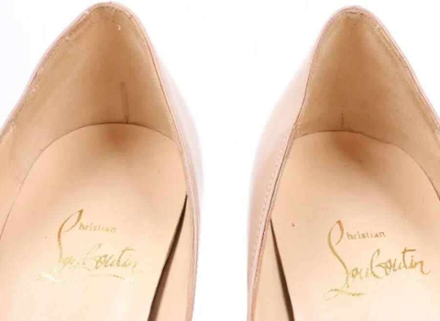 Christian Louboutin Pre-owned Leather heels Beige Dames