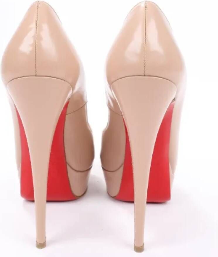 Christian Louboutin Pre-owned Leather heels Beige Dames