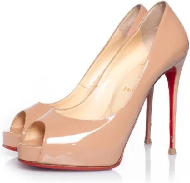 Christian Louboutin Pre-owned Leather heels Beige Dames