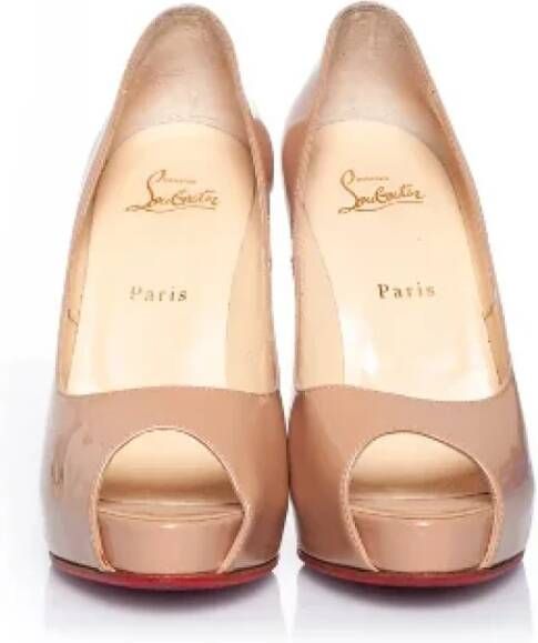 Christian Louboutin Pre-owned Leather heels Beige Dames