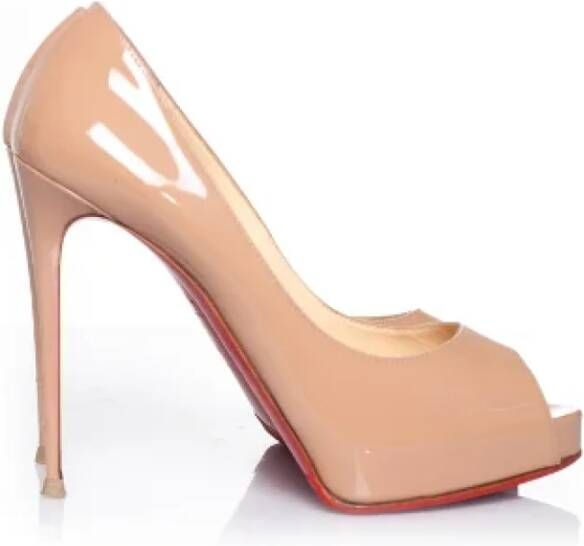 Christian Louboutin Pre-owned Leather heels Beige Dames