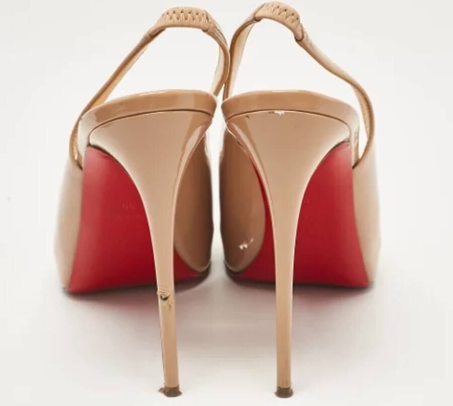 Christian Louboutin Pre-owned Leather heels Beige Dames