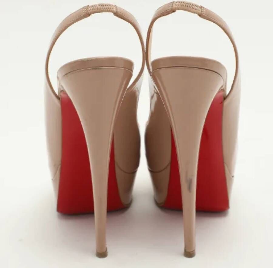 Christian Louboutin Pre-owned Leather heels Beige Dames