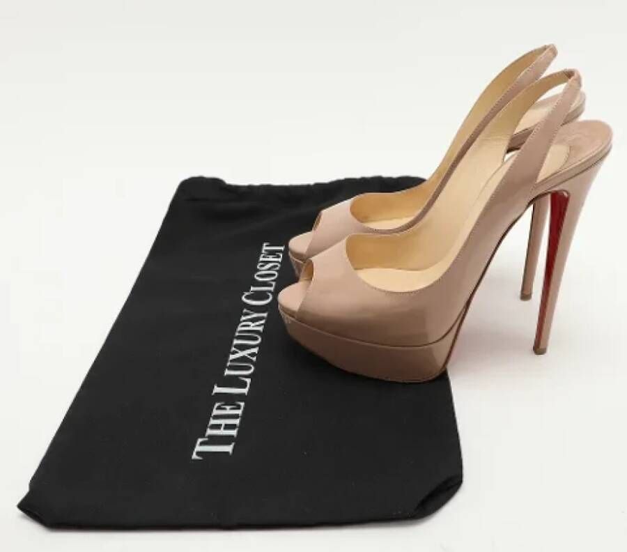 Christian Louboutin Pre-owned Leather heels Beige Dames