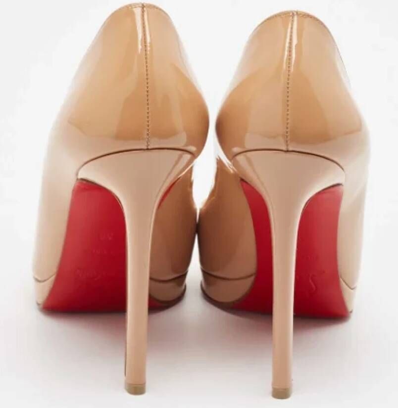 Christian Louboutin Pre-owned Leather heels Beige Dames