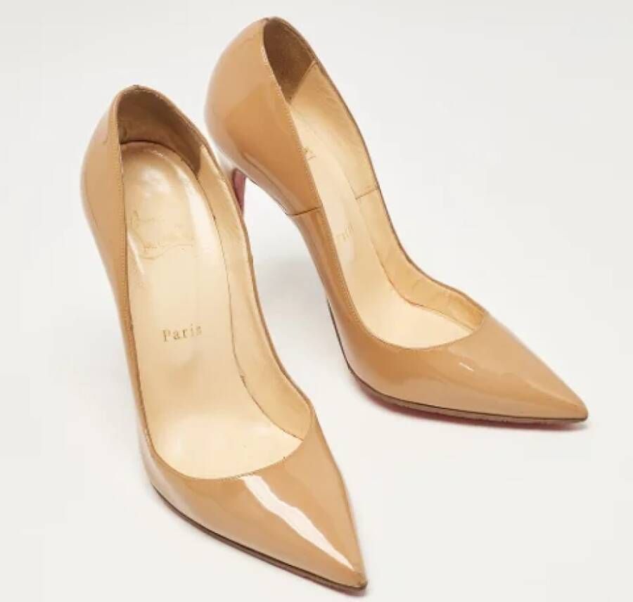 Christian Louboutin Pre-owned Leather heels Beige Dames