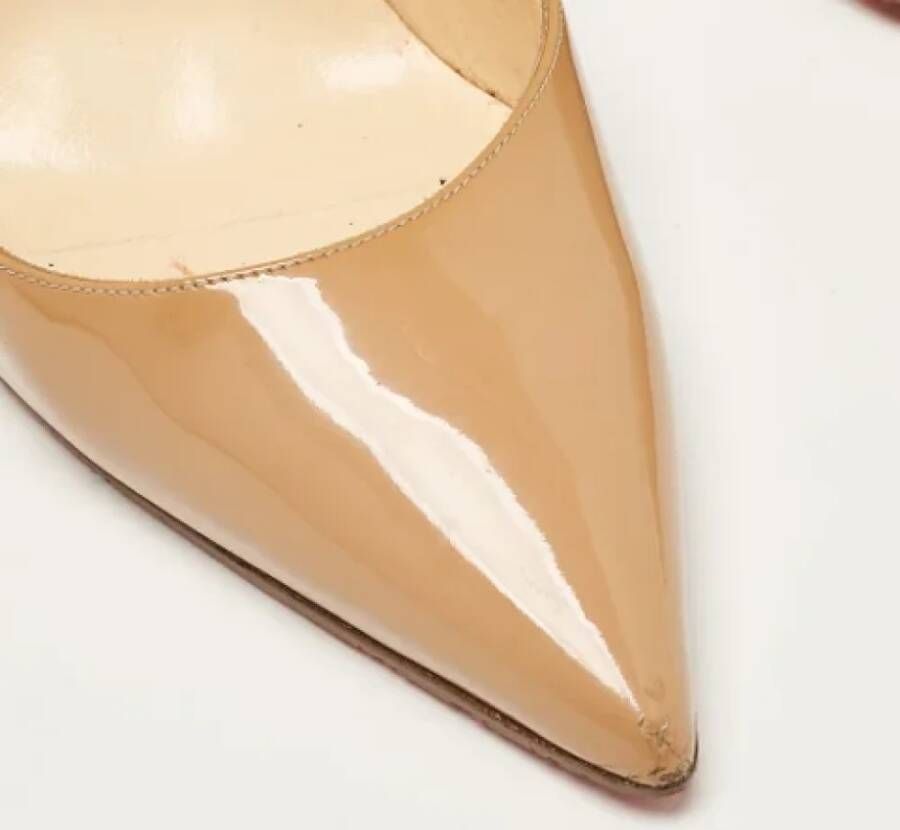 Christian Louboutin Pre-owned Leather heels Beige Dames