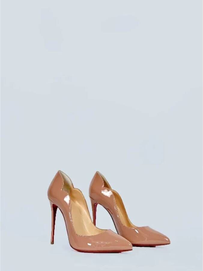 Christian Louboutin Pre-owned Leather heels Beige Dames