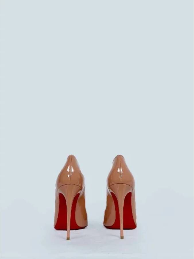 Christian Louboutin Pre-owned Leather heels Beige Dames